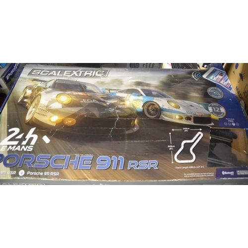 261 - Scalextric 24H Lemans Set