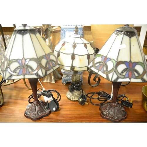 487 - 3 Lamps With Stained Glass Shades