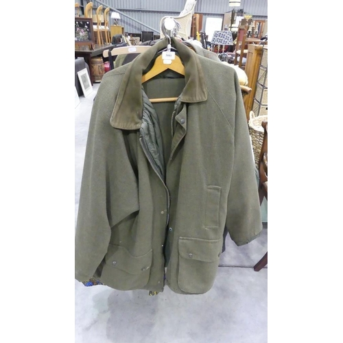 3081 - Mens Green Shooting Jacket Size XXXL and Matching Tweed Trousers.