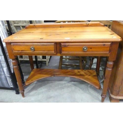 3095 - Pine Dressing Table.