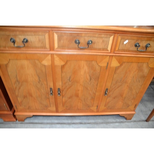 3184 - Yew Sideboard