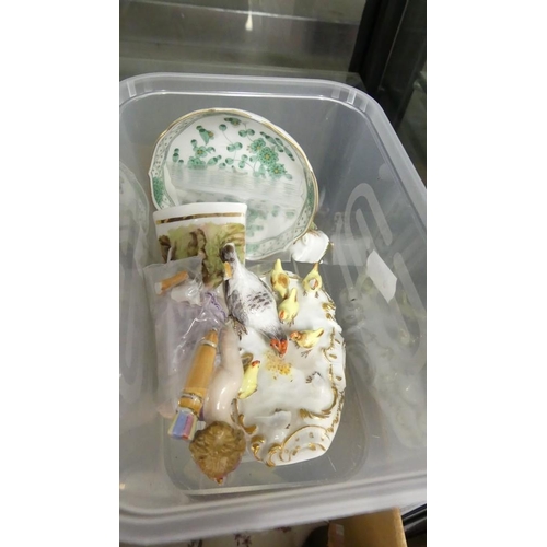 1160 - Small Box of Porcelain Ornaments / Figures (all AF).