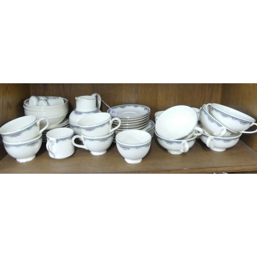 1540 - Royal Doulton Albany Pattern Dinner & Tea Ware.