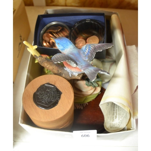 606 - Box - Scent Bottle, Bird Ornament, etc