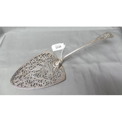 2245 - Antique London 1773 Pierced Silver Fish Slice with Gadrooned Foliate Handle, weighing 4.9oz troy, me... 