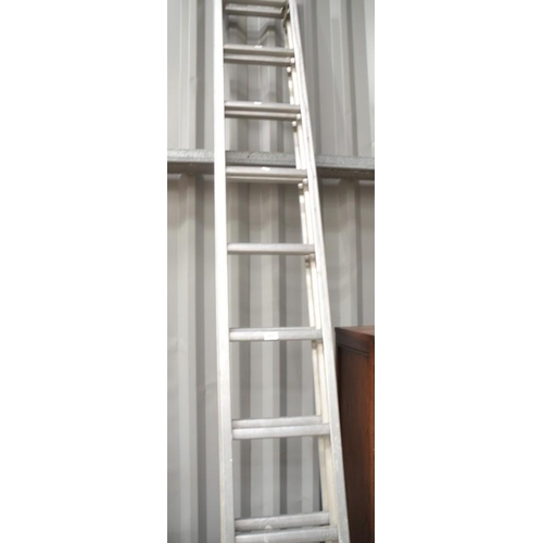 3025 - Extending Ladders