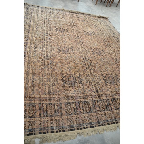 3451 - Fringed & Bordered Geometric Rug 273cm x 330cm