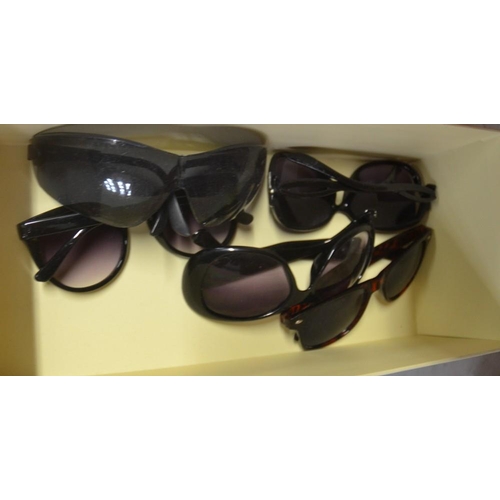 655 - Box Of Vintage Ladies Sunglasses