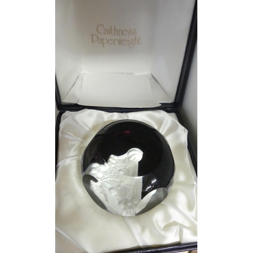 1033 - Caithness Glass Limited Edition Paperweight - Queen Elizabeth I Sulphide 127/1000.