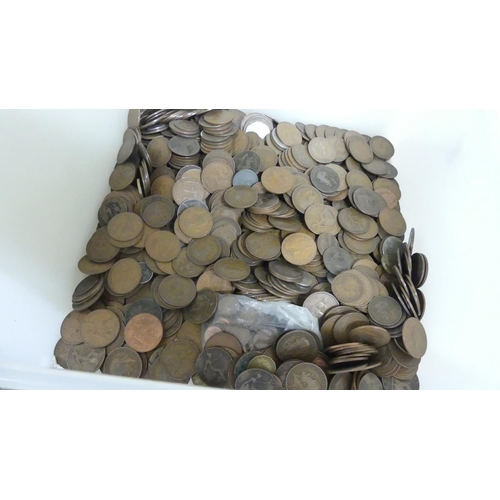 1083 - Large Box - Assorted Copper & White Metal UK Coins.