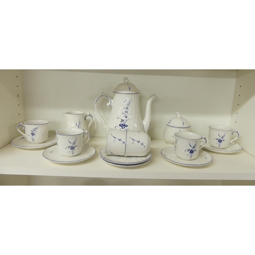 1101 - Villeroy & Boch Tea Set.