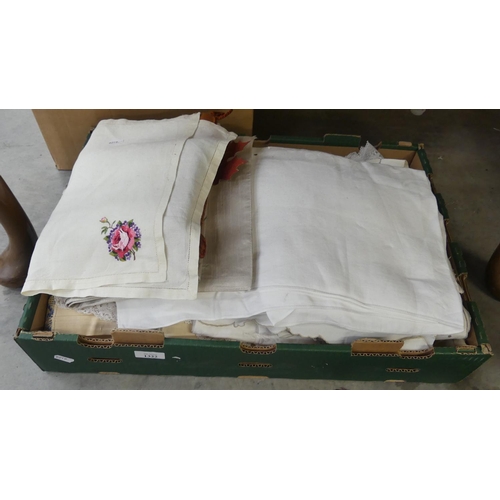 1322 - Box - Assorted Linen.