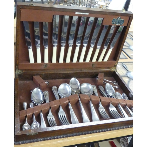 1385 - Canteen of Silverplated Cutlery.