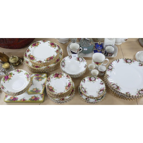 1397 - Large Collection of Royal Albert Old Country Roses & Celebration Tea & Dinner Wares.