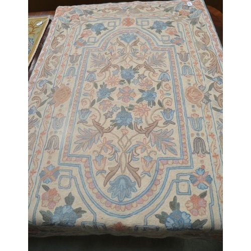 2579 - Crewel Wool Rug 74 x 120cm.