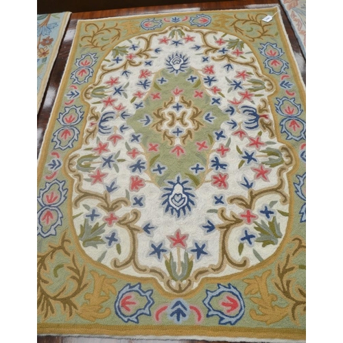 2580 - Crewel Wool Rug 61 x 85cm.