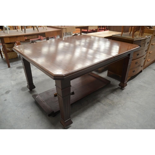 3055 - Edwardian Mahogany Winding-Out Dining Table With 2 Leaves