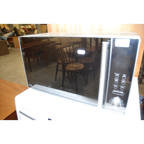 3463 - Kenwood Microwave Oven