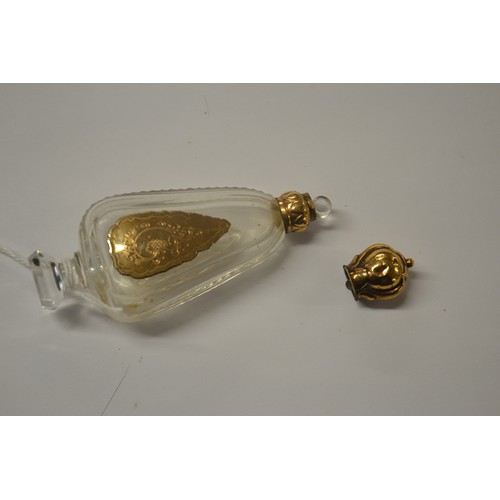 2359 - Antique Gold Mounted Glass Scent Bottle in Case.