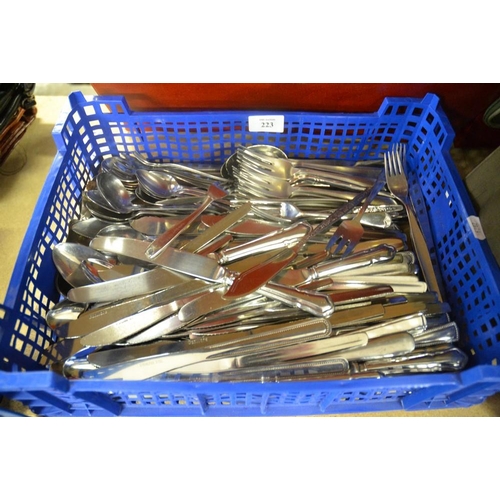 223 - Box - Assorted Cutlery