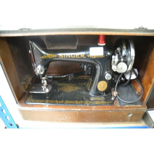 228 - Vintage Singer Sewing Machine