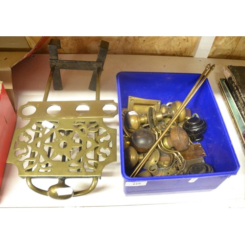 619 - Antique Brass Trivet & Box Of Assorted Antique Door Handles