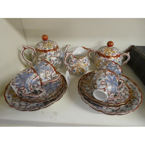 1007 - Japanese Porcelain Tea Service.