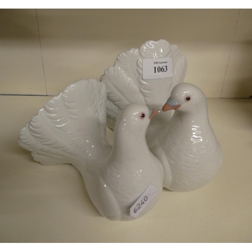 1063 - Lladro Dove Group.