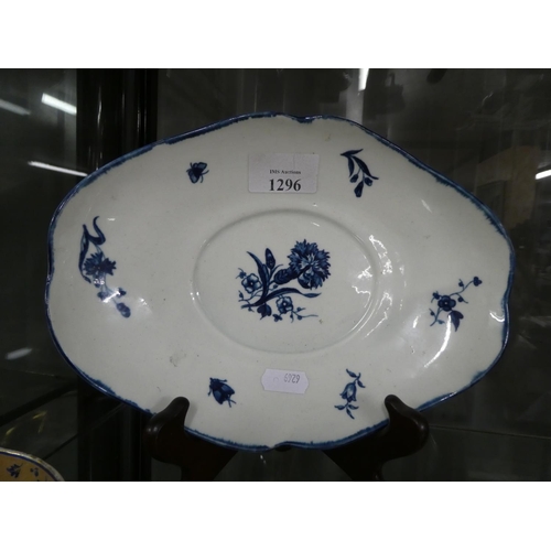 1296 - Antique First Period Worcester Shallow Dish - Flowers and Butterfly, approx 23cm across, crescent ma... 