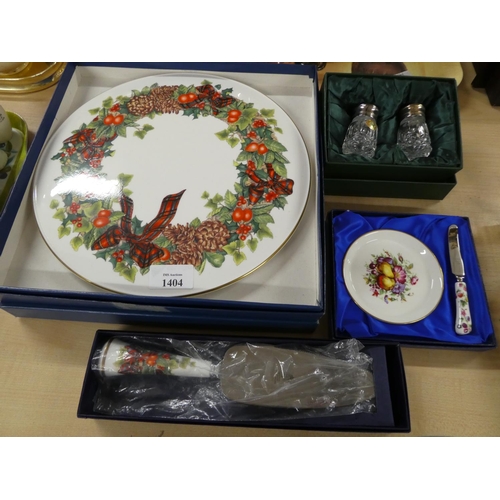 1404 - Royal Worcester Cake Plates, Cake Slices, Tyrone Crystal etc.