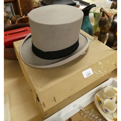 1435 - Austin Reed Grey Felt Top Hat in Box - Small Size.