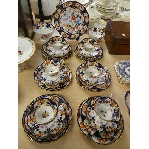 2208 - Vintage Floral & Gilt Tea Set.