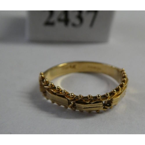 2437 - QVC 585 (14k) gold Link Ring, Size O.