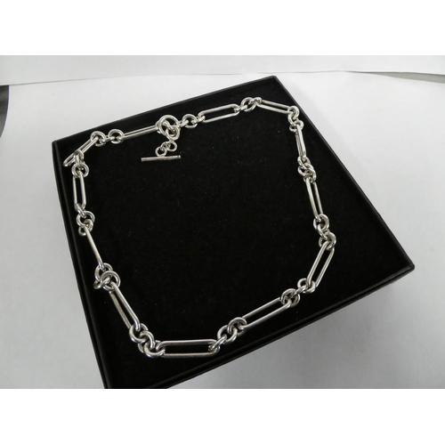 2472 - Silver Oval Link Necklace, weighing 80g.