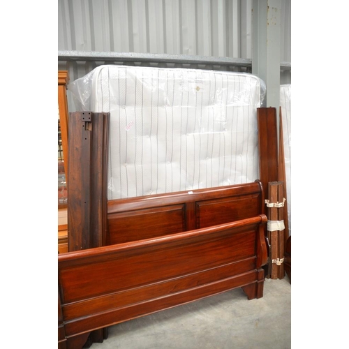 3013 - King Size Mahogany Sleigh Bed & Mattress