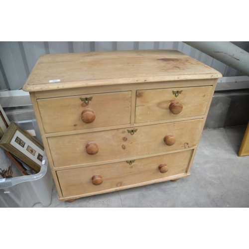 3053 - Victorian Pine 2 Over 2 Drawer Chest