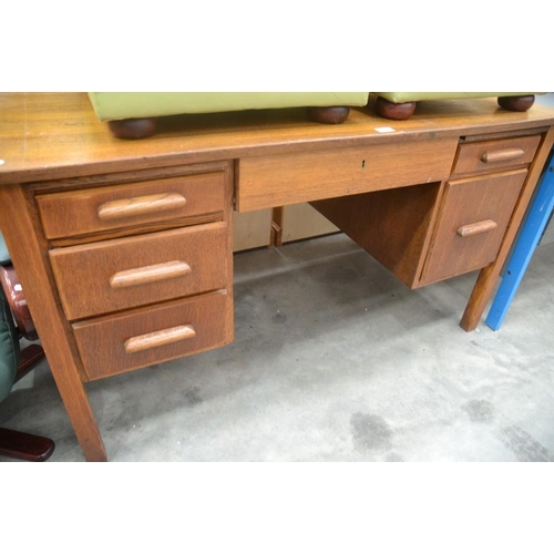 3281 - Oak Knee Hole Writing Desk