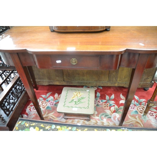 3485 - Edwardian Mahogany Side Table