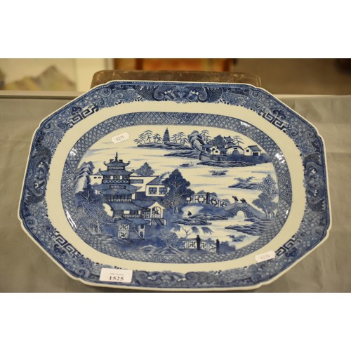 1525 - Antique Chinese Underglazed Blue Willow Pattern Meat Plate, approx 40cm across.