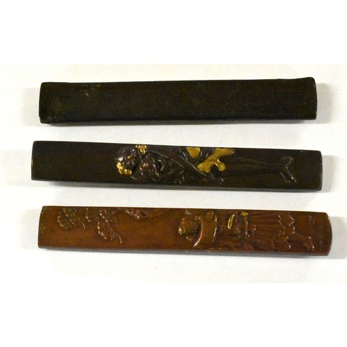 1532 - Three Japanese Meiji Period Bronze Handles with Figural Decoration, Gilded Highlights, approx 9.5cm ... 