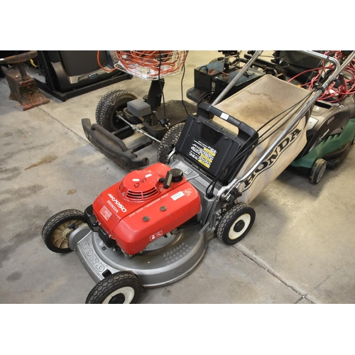 65 - Honda HR1950 Petrol Lawnmower