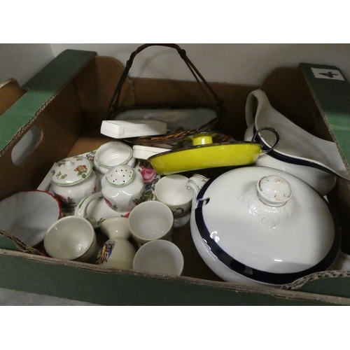 1033 - Box - Assorted Pottery.