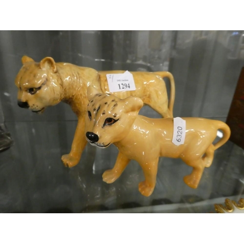 1294 - Beswick Lioness & Cub.