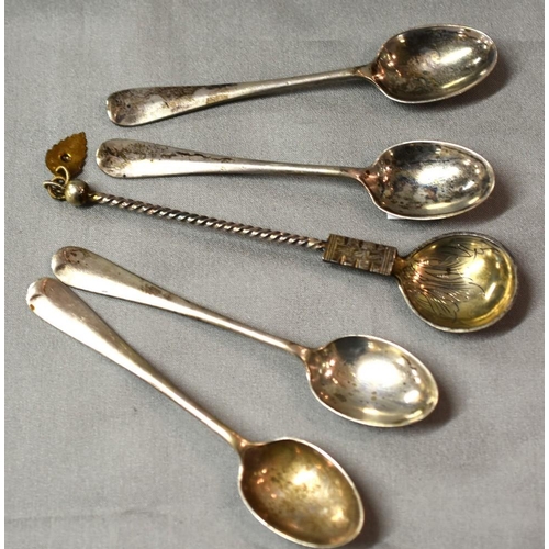 2266 - Assorted Silver Tea & Souvenir Spoons, 2oz troy.