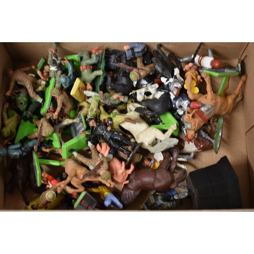 2282 - Collection of Vintage Toy Soldiers.