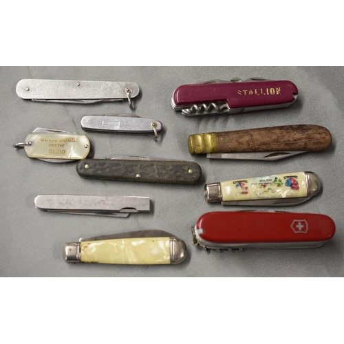 2284 - Box - Assorted Vintage Pen Knives.