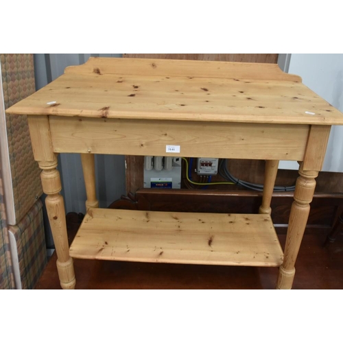 3141 - Pine Side Table