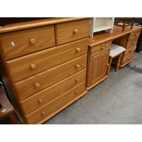 3231 - Pine 2 Over 4 Chest, Dressing Table & Stool