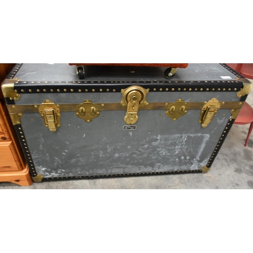 3295 - Vintage Mossman Of London Trunk