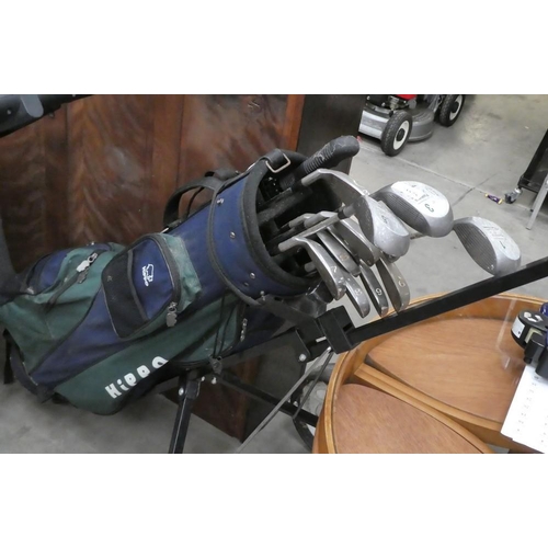 3575 - Golf Clubs, Bag & Trolley